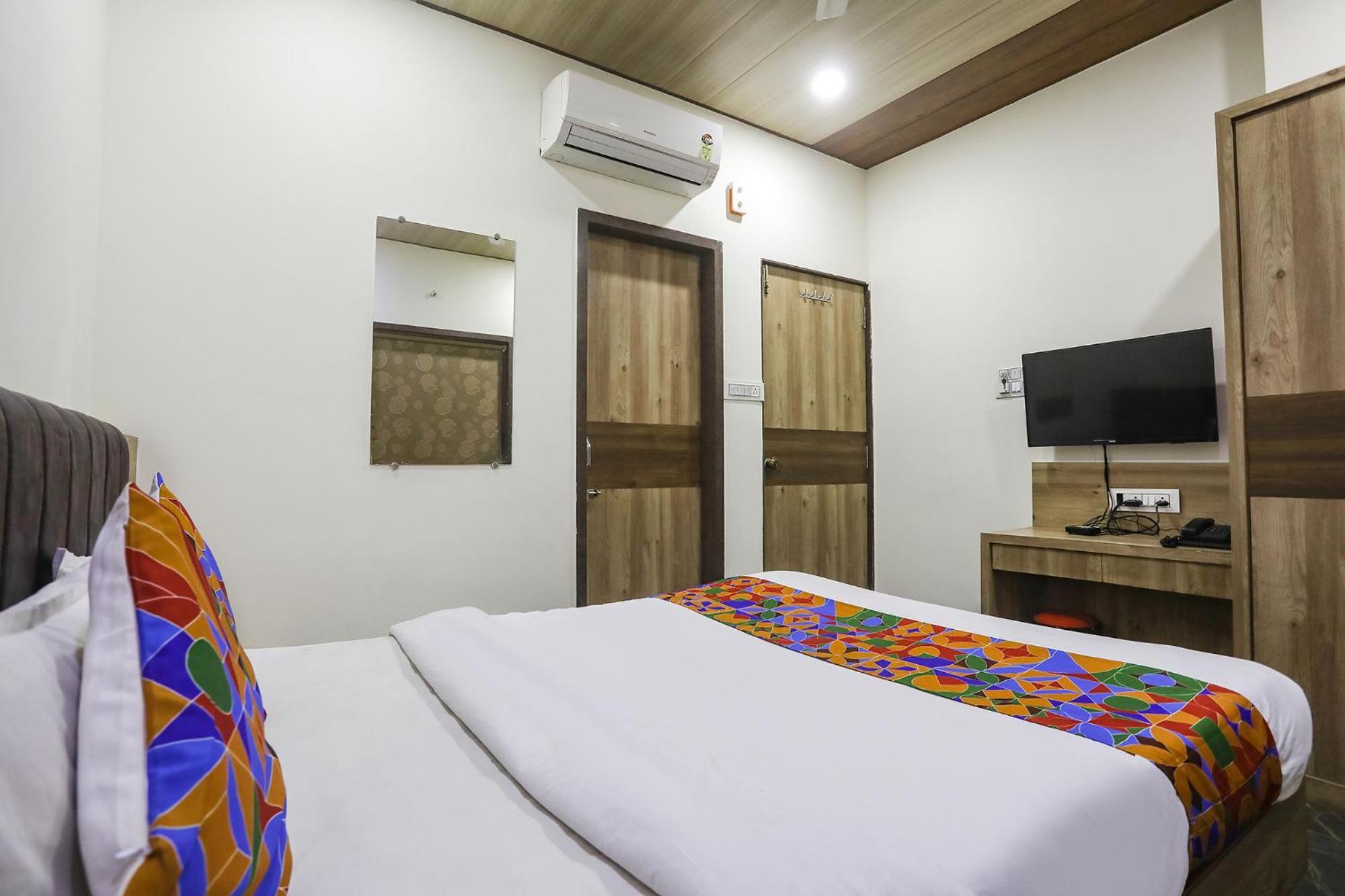 Fabhotel Vedanta Inn - Nr Sitabudli Fort Nagpur Dış mekan fotoğraf